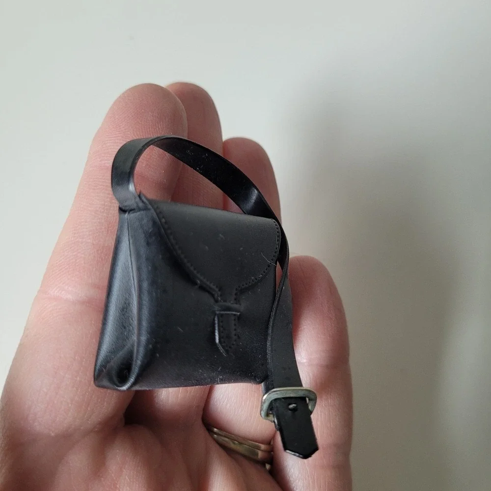 Vintage 1:6 Scale Black Vinyl Shoulder Bag Pouch | Fits 12